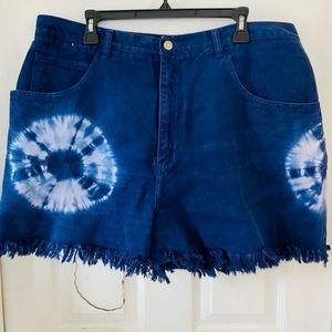 VINTAGE navy tie dye high waist raw hem plus short